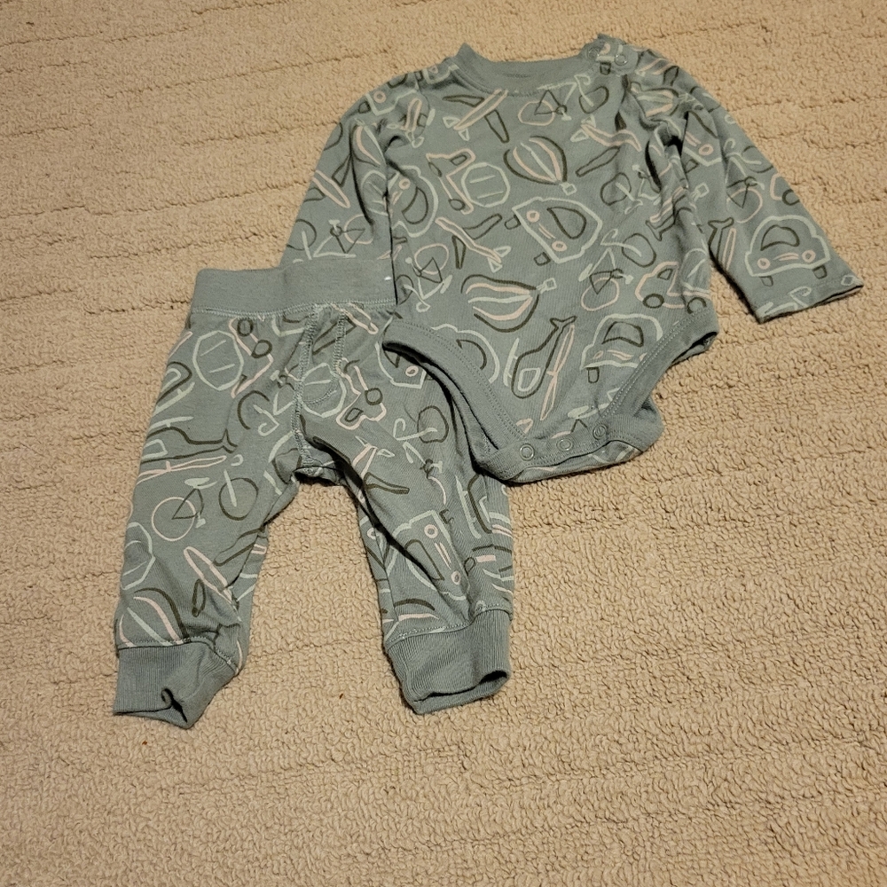 Baby boy matching set. 3 - 6 months.